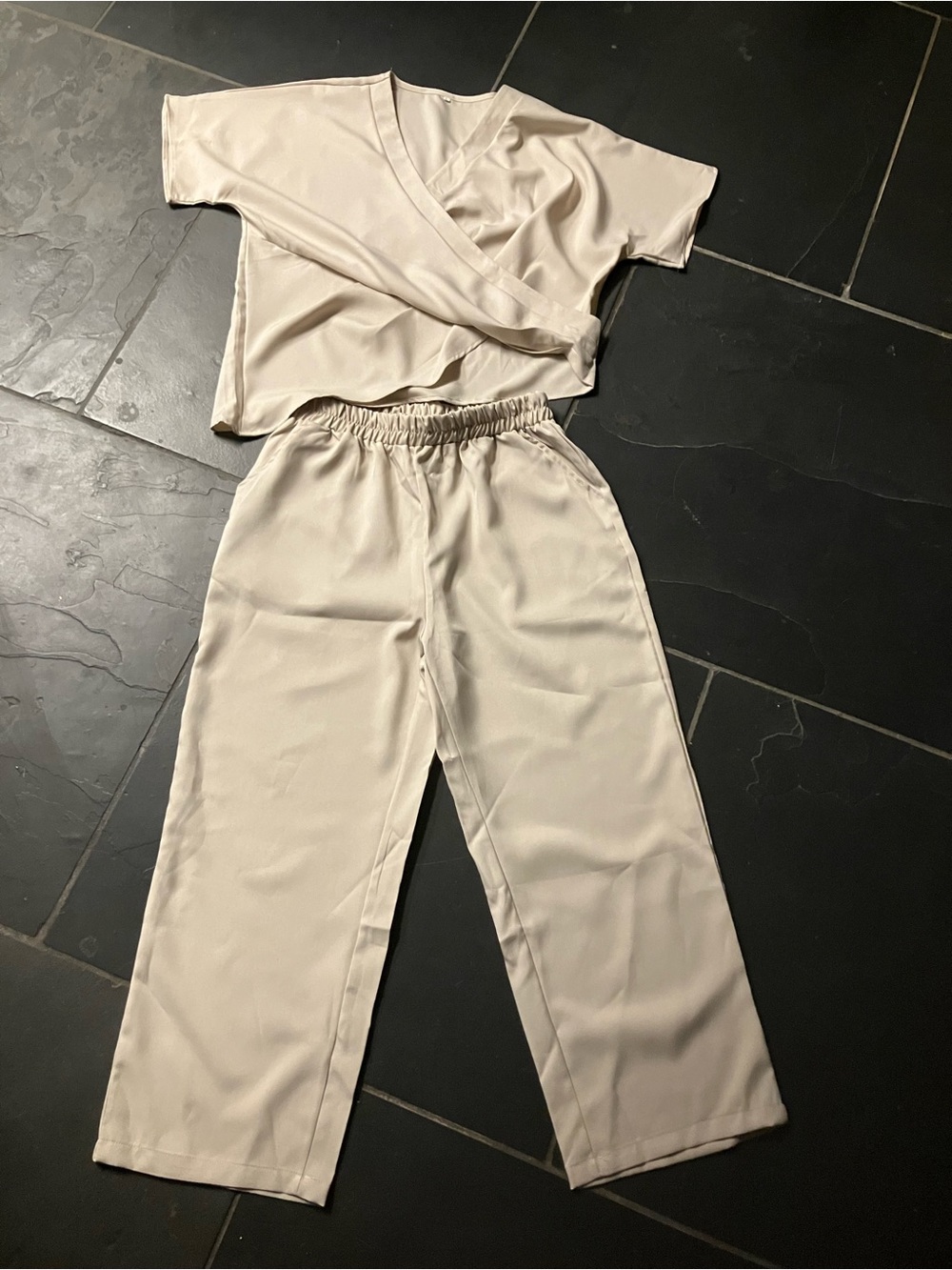 Women’s Size Large 100% Polyester Beige Shirt and Pants
